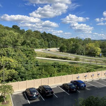 Hampton Inn Salem - Freeway is close but not noisy. - Hotels Near Me - Salem, Virginia