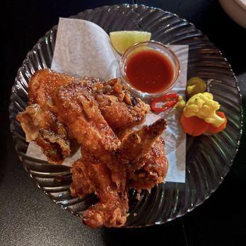 Popoca Oakland - POLLO "CAMPERO" Chicken wings , lime, panela, hot sauce made en casa, escabeche - Salvadoran Near Me - Oakland, California Popoca Oakland - POLLO "CAMPERO" Chicken wings , lime, panela, hot sauce made en casa, escabeche - Salvadoran Near Me - Oakland, California