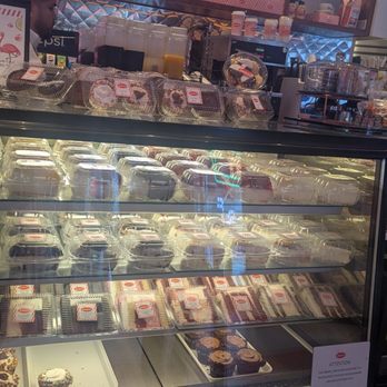 Junior's Restaurant & Bakery - American Near Me - New York, New York Junior's Restaurant & Bakery - American Near Me - New York, New York
