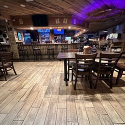 Saddle Ridge - Bar area