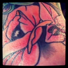Some flowers Mike added to my half sleeve in September. Some flowers Mike added to my half sleeve in September.