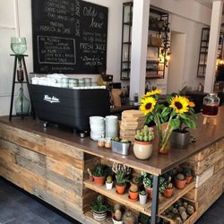 Kavárna & bistro Karma - Bar