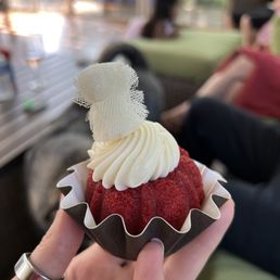 Red velvet mini Bundt Red velvet mini Bundt