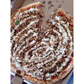 Chito's Pizza - Chito's pizza with: green pepper, onions, chicken shawarma and garlic sauce. - Pizza Near Me - Toronto, Ontario