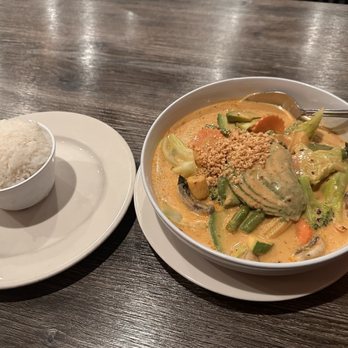 Thai Basil - Avocado & peanut curry mixed. Vegetables, no protein. My favorite so far! - Thai Near Me - Tempe, Arizona
