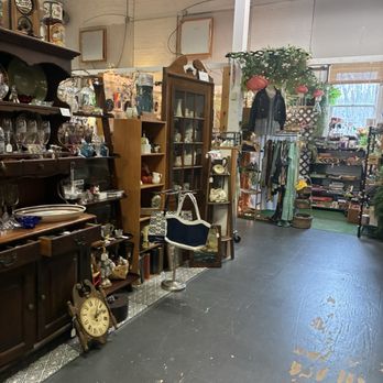 Stillwater Antiques - Antiques Near Me - Greenville, Rhode Island
