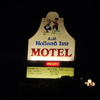 Auld Holland Inn - Hotels Near Me - Oak Harbor, Washington