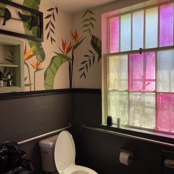 Oyo - Oyo's nice restroom - Latin American Near Me - Pleasanton, California