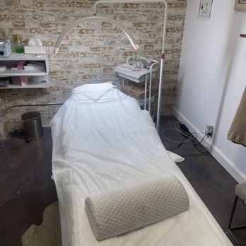The Arch - Comfortable bed - Eyebrow Services Near Me - West Palm Beach, Florida The Arch - Comfortable bed - Eyebrow Services Near Me - West Palm Beach, Florida
