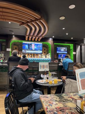 Barney's Beanery by null