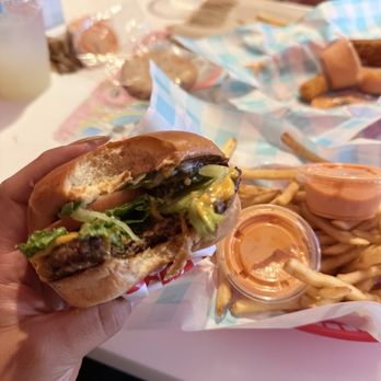 Monty's Good Burger - Burgers Near Me - Los Angeles, California