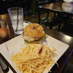 Little Leaf Bar - Ramen burger
