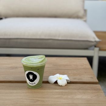 Ando - Iced matcha latte outside - Coffee & Tea Near Me - Kailua, Hawaii