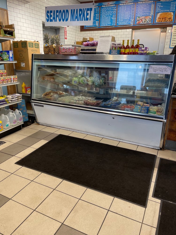 SEAFOOD JUNCTION Updated August 2024 18 Photos & 27 Reviews 442 N