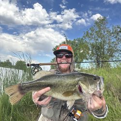 Scott Fly Rod Company - 6wt Centric on a large mouth