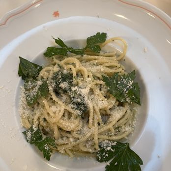 Sant Ambroeus Madison - Spaghetti Aglio , Olio e Peperoncino - Italian Near Me - New York, New York Sant Ambroeus Madison - Spaghetti Aglio , Olio e Peperoncino - Italian Near Me - New York, New York