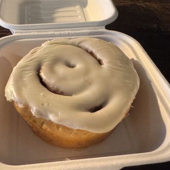 1418 Coffee - Cinnamon Roll - Coffee & Tea Near Me - Garland, Texas