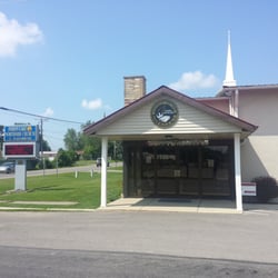 Easy to get to right off the main road! Close to all the RV parks! Great place to eat right across the street!