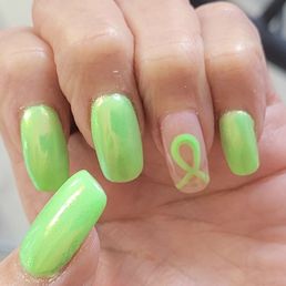 Chrome green nails Mental health awareness month!