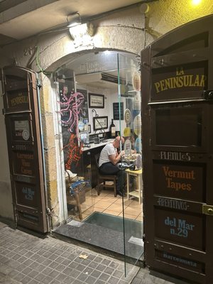 Bodega La Peninsular by null