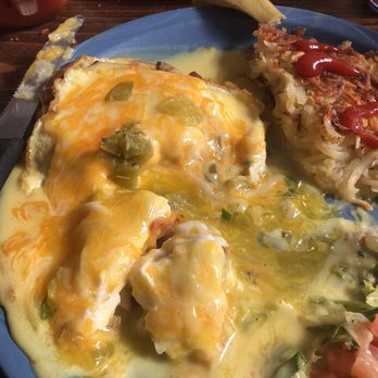 MartAnne's - Huevos Benedicto - Breakfast & Brunch Near Me - Flagstaff, Arizona