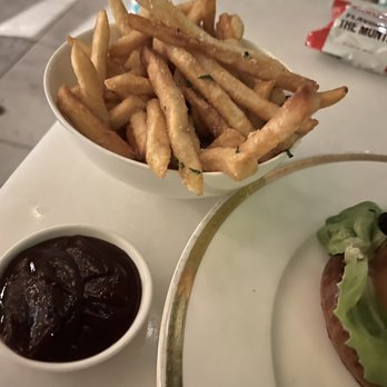The Living Room - Fries and bbq sauce - Cocktail Bars Near Me - Miami Beach, Florida