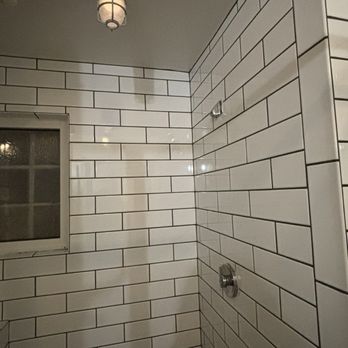 Hostel Fish Seattle - Shower - Hostels Near Me - Seattle, Washington