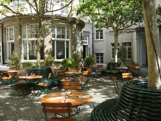 Brasserie, Bar und Event Volkshaus Basel by null