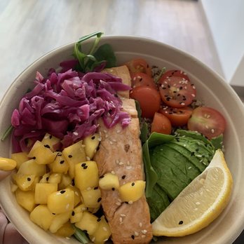 Pura Vida Miami - MANGO SALMON BOWL - Breakfast & Brunch Near Me - Miami, Florida Pura Vida Miami - MANGO SALMON BOWL - Breakfast & Brunch Near Me - Miami, Florida