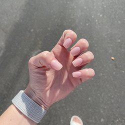 Mimosa Nail - Short and natural acrylic