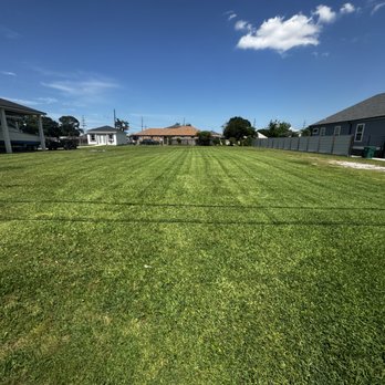 MC Lawn and Landscape - Lawn Maintenance - Lawn Services Near Me MC Lawn and Landscape - Lawn Maintenance - Lawn Services Near Me