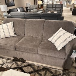 Cedar Hill Furniture - Flex steel couch that I will buy this week! Well made and comfortable!