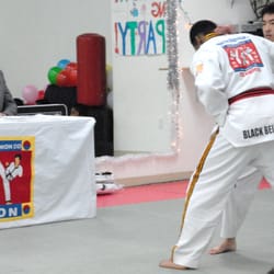 Grandmaster Park's Korean Taekwondo Union - Self-Defense Techniques