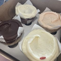 Clockwise from upper left: Red velvet, strawberry, Razmanian Devil, and Vanilla with chocolate frosting. Clockwise from upper left: Red velvet, strawberry, Razmanian Devil, and Vanilla with chocolate frosting.