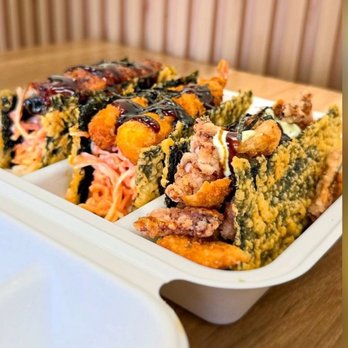 Kingbop - Calamari, shrimp tempura and unagi sushi tacos - Tacos Near Me - Los Angeles, California Kingbop - Calamari, shrimp tempura and unagi sushi tacos - Tacos Near Me - Los Angeles, California
