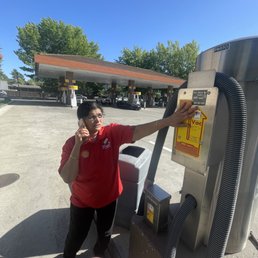 Phone number on the machine...go ahead and try it Phone number on the machine...go ahead and try it