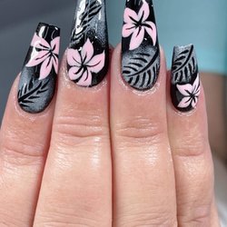 Uptown Nails & Salon