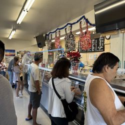 Hilo Lunch Shop - Counter