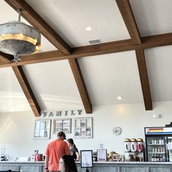 Lautenbachs Market & Winery - Indoor seating and flight ordering bar
