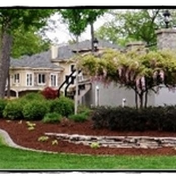 Kiefer Landscaping - a picture of a landscaped yard - Landscaping Near Me - Effingham, Illinois Kiefer Landscaping - a picture of a landscaped yard - Landscaping Near Me - Effingham, Illinois