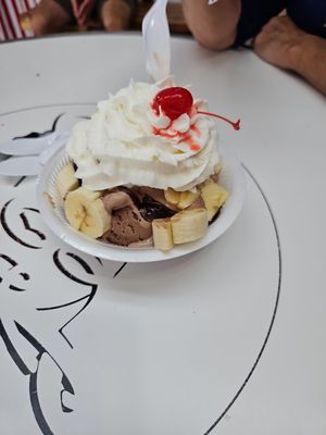 Mr B's Ice Cream Parlor by null