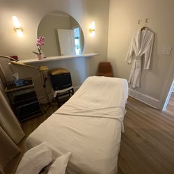 Bergen Thai Day Spa - Beautiful facial rooms. Healthy skin begins here. We have an esthetician who is excellent to take care the skin. We are no.1 in Ramsey town.