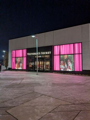 Vaughan Mills by null