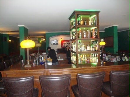 Uzaklar Bar