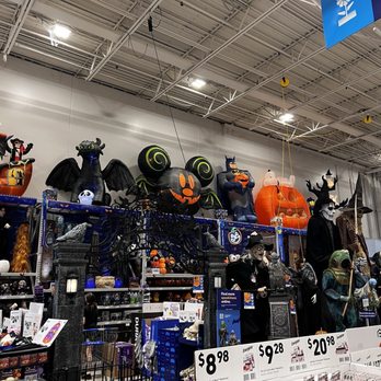 Lowe's Home Improvement - Halloween display - Hardware Stores Near Me - Oakland Park, Florida Lowe's Home Improvement - Halloween display - Hardware Stores Near Me - Oakland Park, Florida
