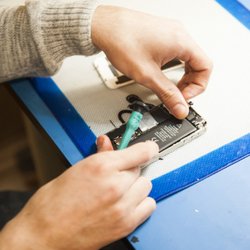 Jet City Device Repair - Inside an iPhone