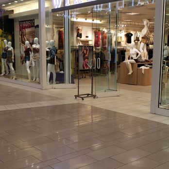Windsor - Accessories Near Me - Sunrise, Florida