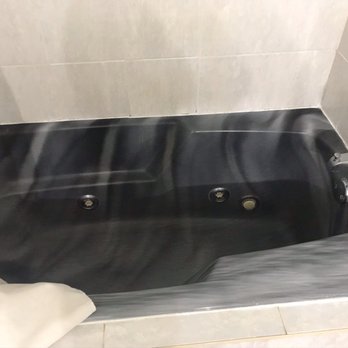 Whitney Inn & Suites - I actually loved the look of this jacuzzi tub. Did not try it out though. - Hotels Near Me - Hamden, Connecticut Whitney Inn & Suites - I actually loved the look of this jacuzzi tub. Did not try it out though. - Hotels Near Me - Hamden, Connecticut