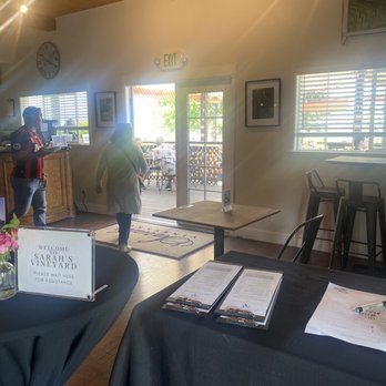 Sarah's Vineyard - Wine Tasting Room Near Me - Gilroy, California