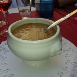 Corretgers 6 - Sopa de abondigas pequeñas con pan tostado